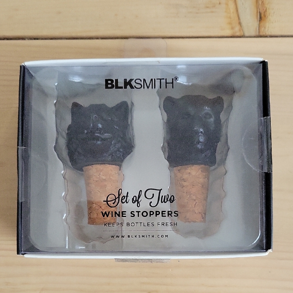 BLKSMITH Elegant Black Wine Stoppers- Set Of 2